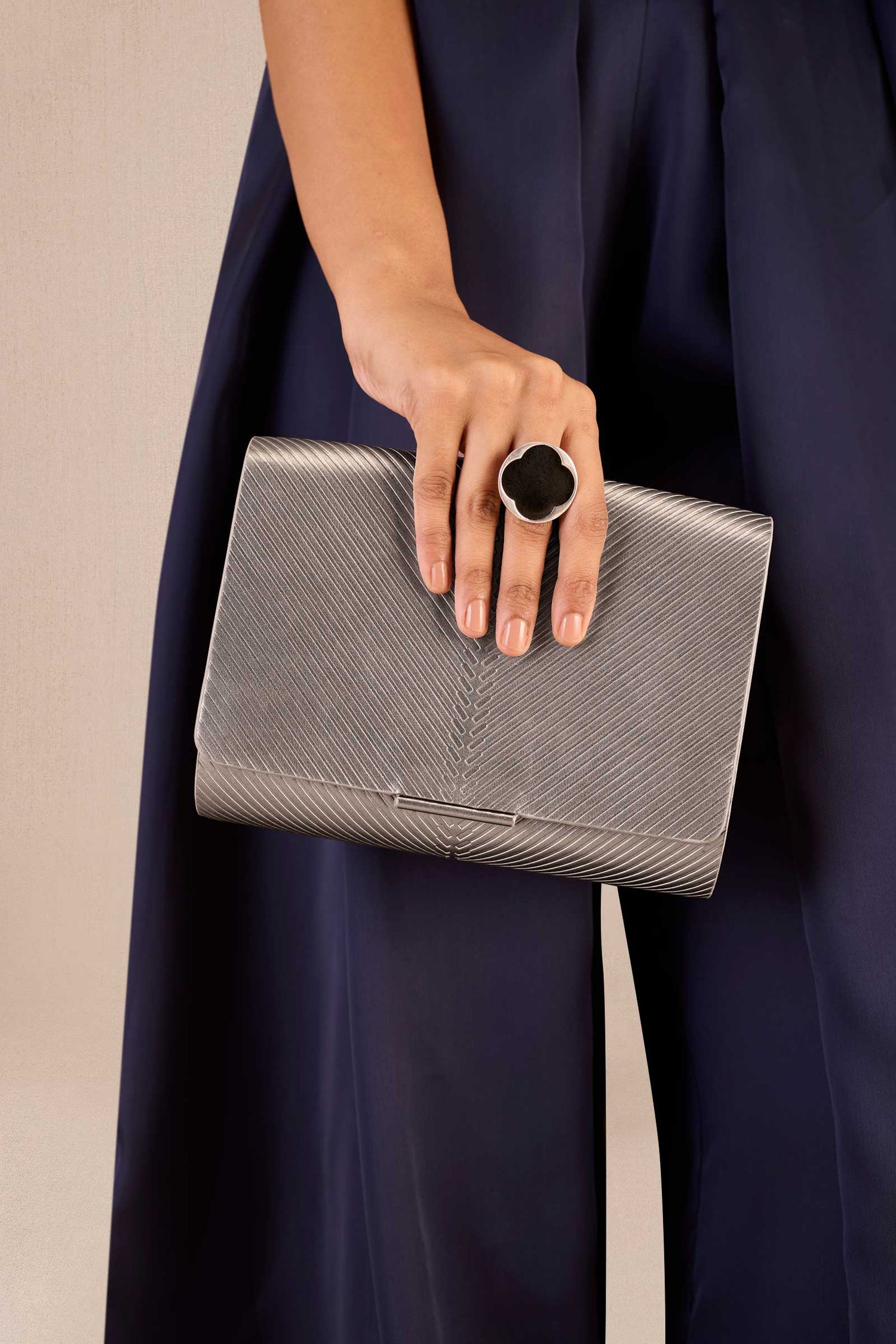 Faux Leather Zehra Clutch – Metallics