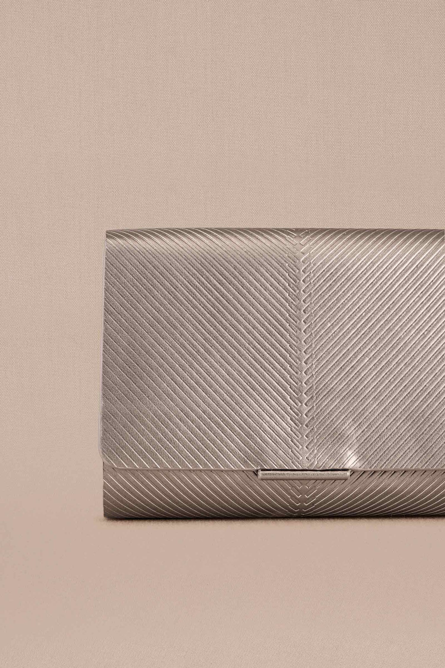 Faux Leather Zehra Clutch – Metallics