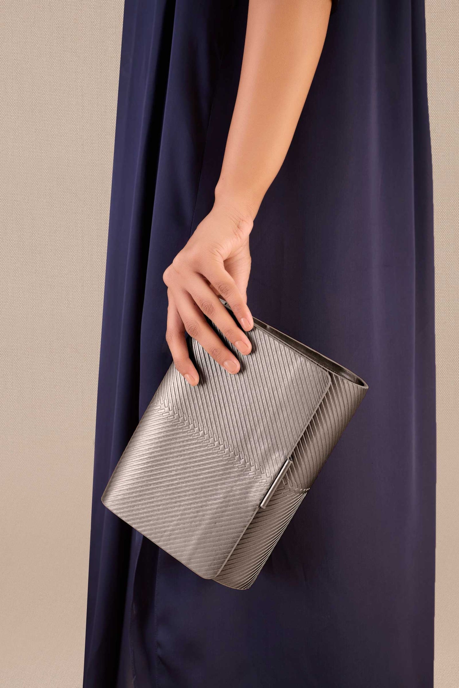 Faux Leather Zehra Clutch – Metallics
