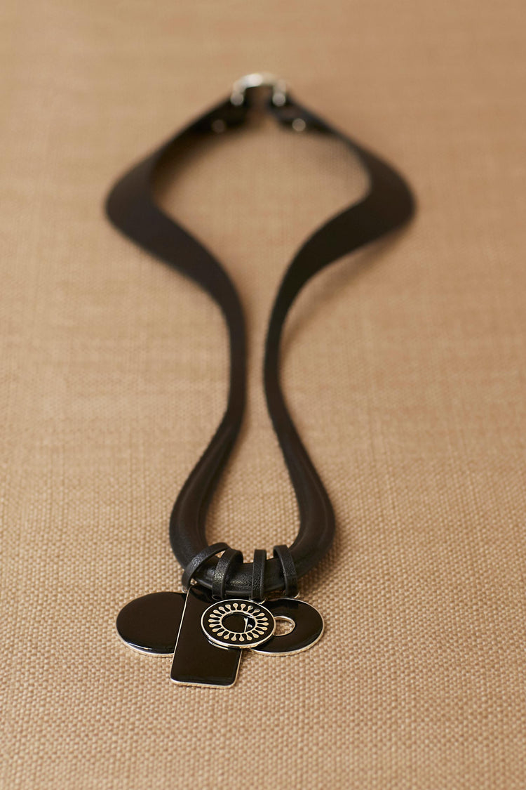 Ellie Neck Piece - Black