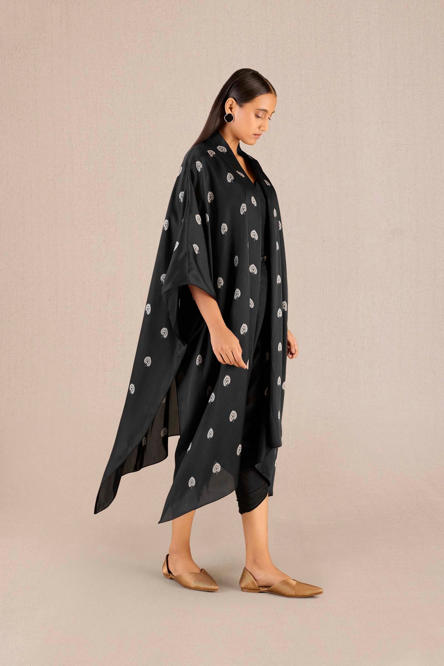 Organza Umaya Cape Set – Black
