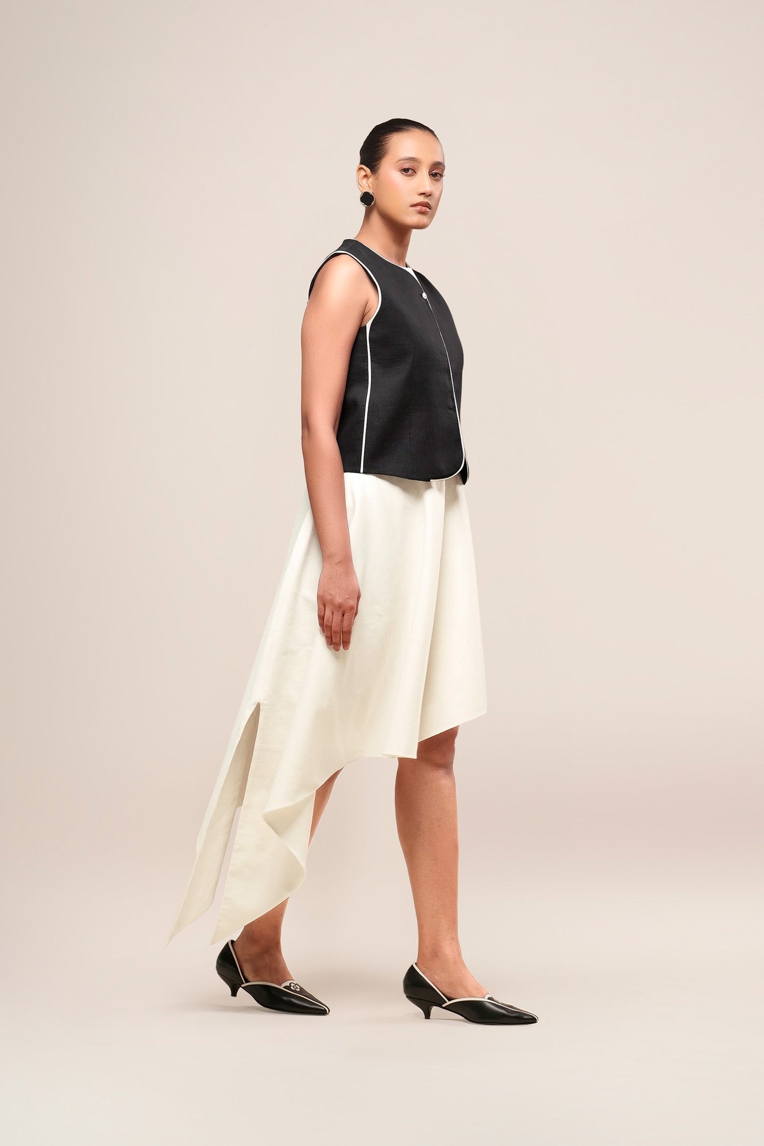  Linen Rumi Waistcoat – Black