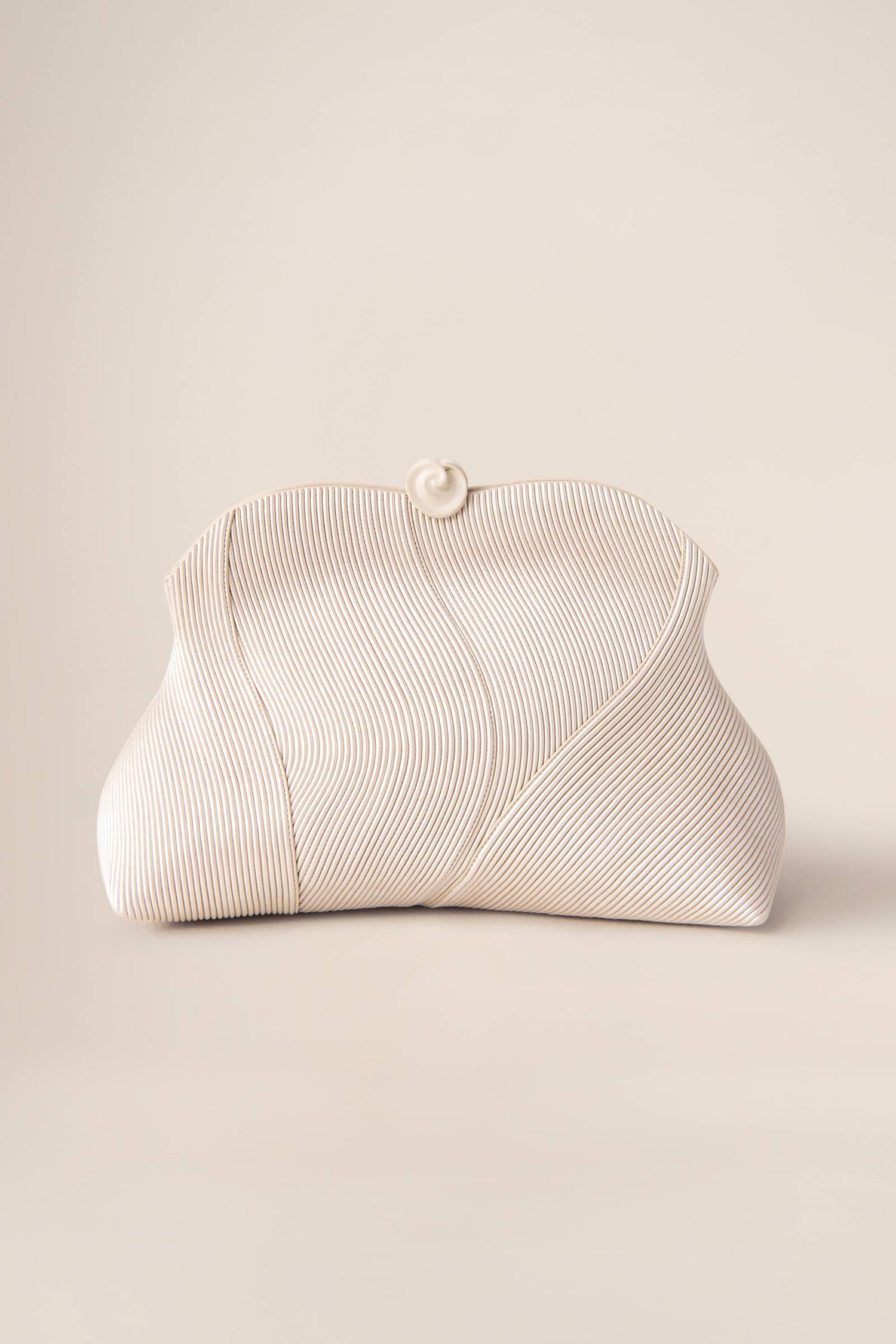  Faux leather Zoya Clutch – Metallics