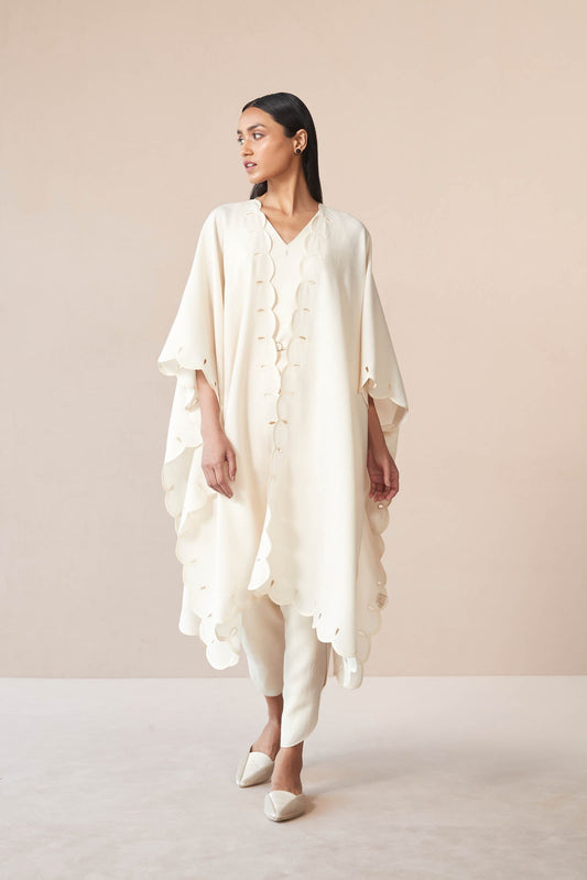 Wool Alea Cape – Ivory