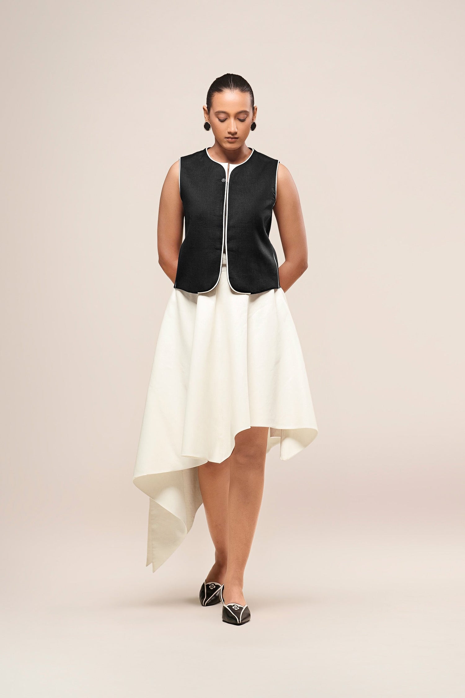  Linen Rumi Waistcoat – Black