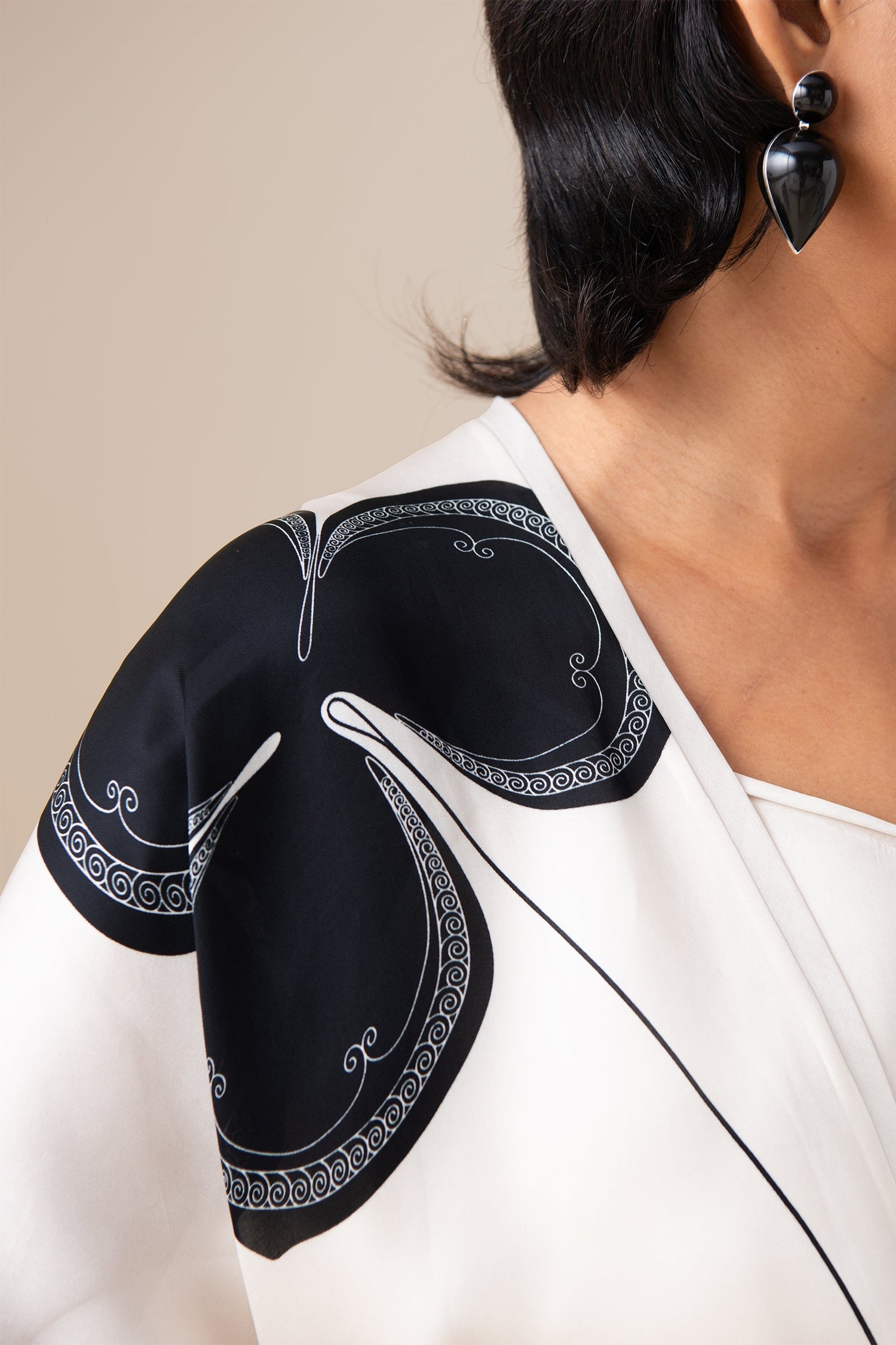  Organza Veya Cape – Ivory