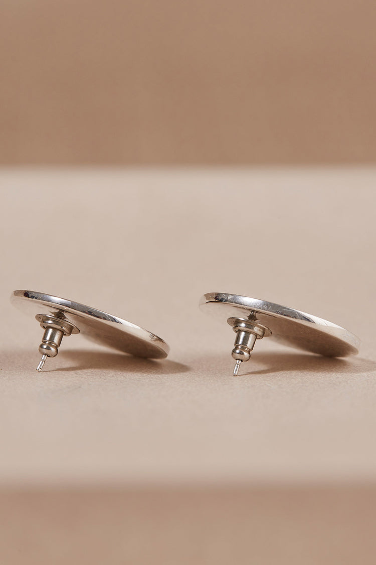 Vivienne Studs
