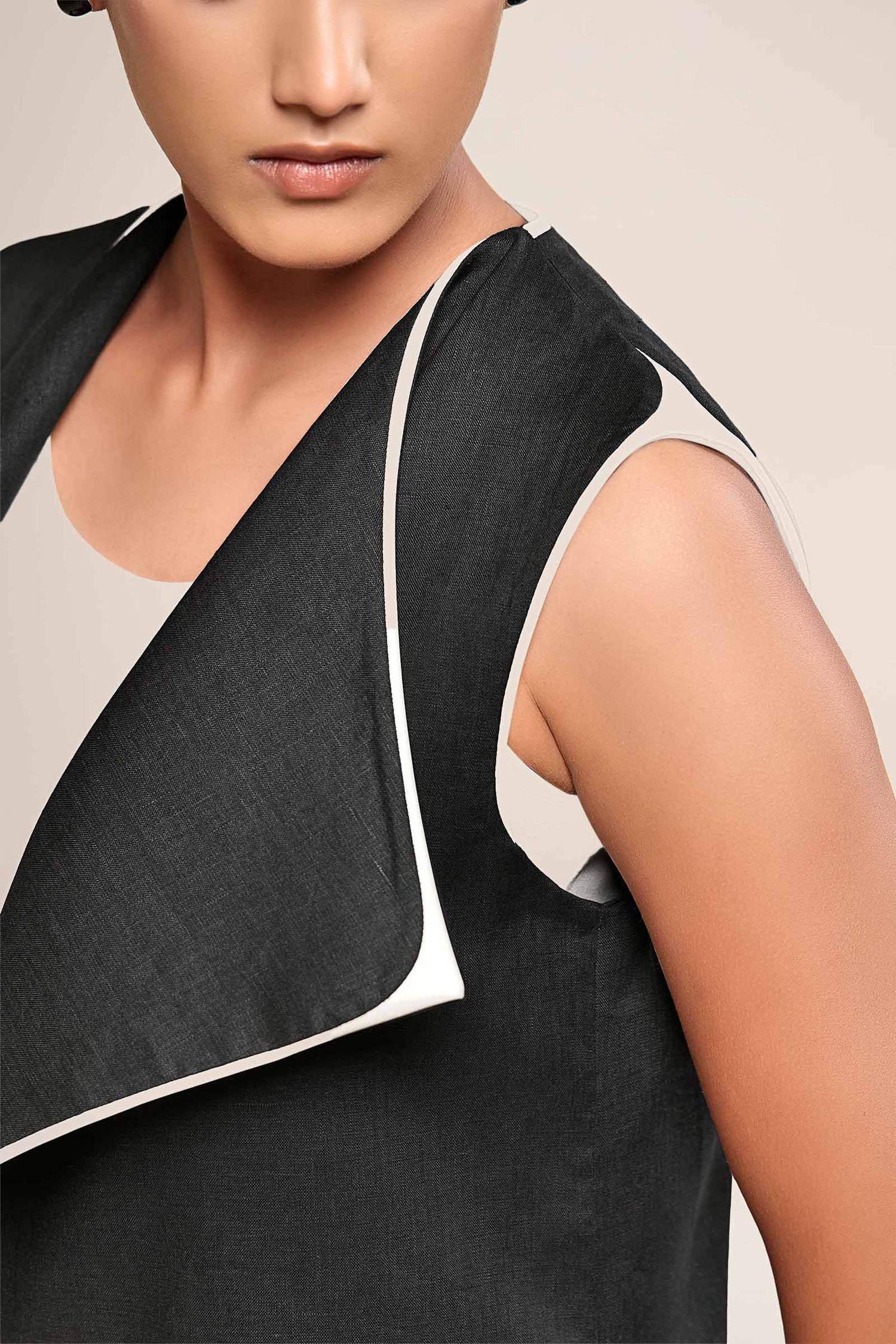  Linen Nuria Jacket – Black