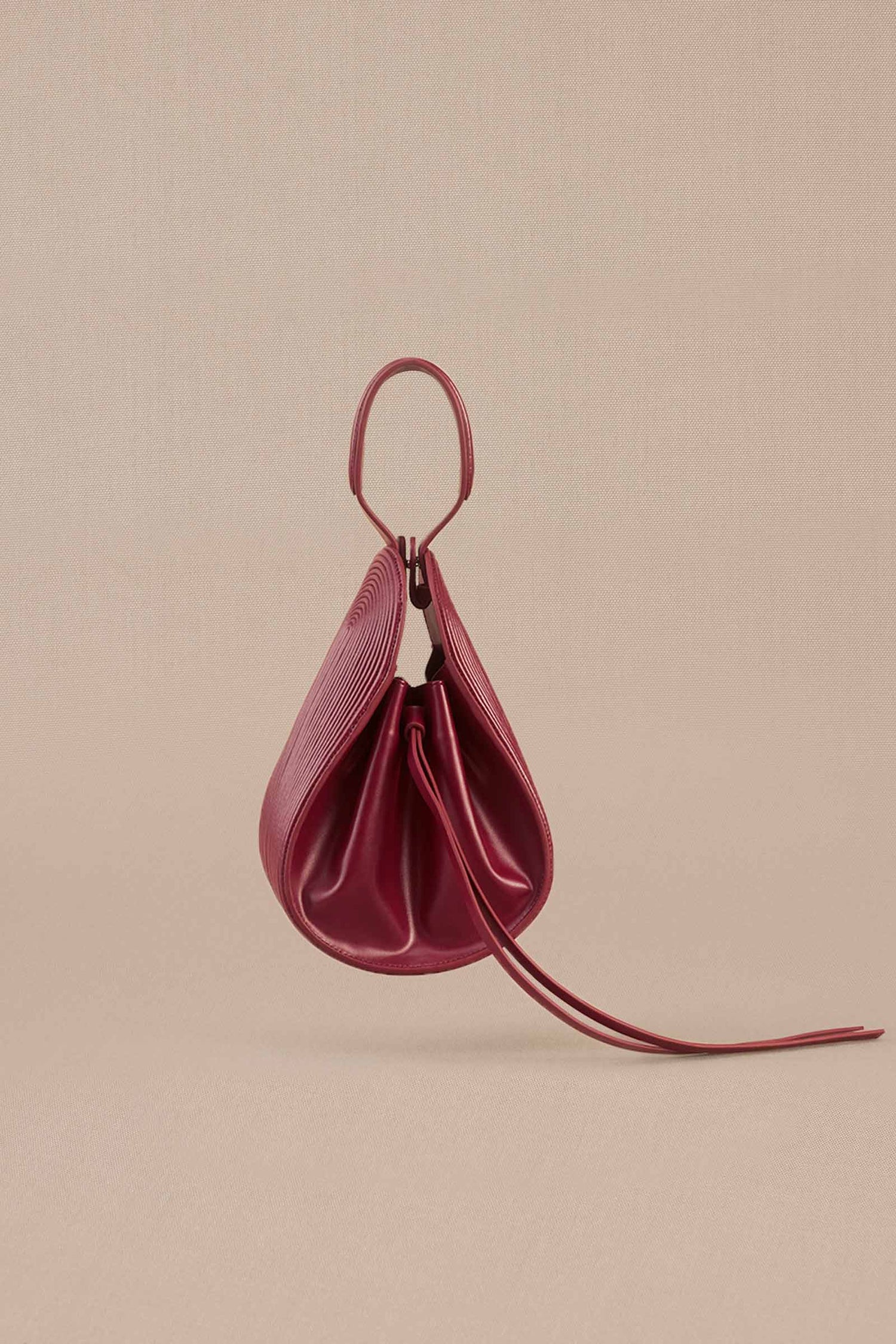 Nesara Bucket Bag - Wine